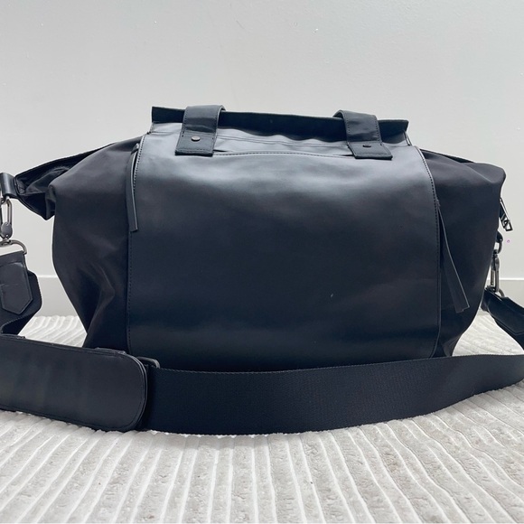 Lululemon Carry Me Om Tote Duffle Bag - Picture 4 of 12